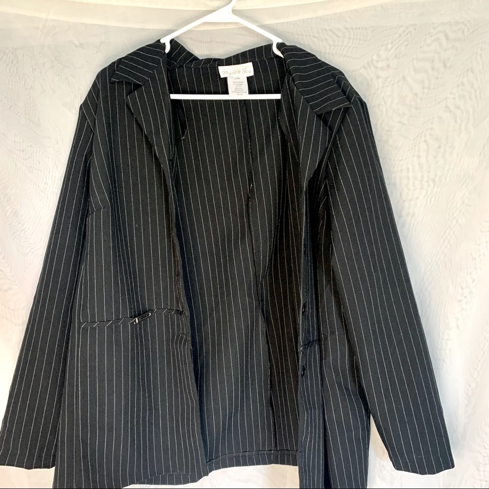 BLACK AND WHITE STRIPED BLAZER 🤍